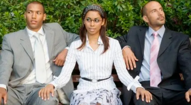 Los activistas de derechos humanos “sostuvieron que la igualdad exige que la poliandria sea reconocida legalmente como una forma de matrimonio”. Los activistas de derechos humanos “sostuvieron que la igualdad exige que la poliandria sea reconocida legalmente como una forma de matrimonio”.