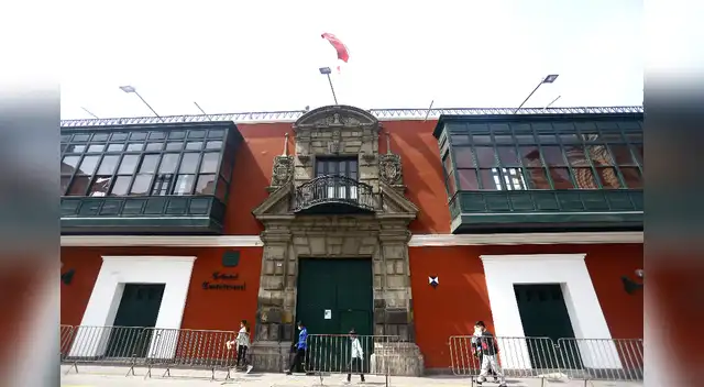 Tribunal Constitucional se pronunció a favor del derecho a la identidad de adolescente. Tribunal Constitucional se pronunció a favor del derecho a la identidad de adolescente.