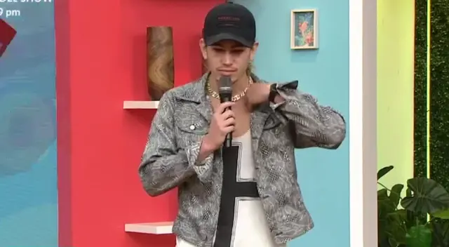 El popular Principito aseguró que quiso negociar con la dueña de su hamburguesería, pero no pudo, y lloró de impotencia. El popular Principito aseguró que quiso negociar con la dueña de su hamburguesería, pero no pudo, y lloró de impotencia.