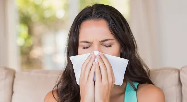 Se estima que las personas contagiadas luego de recibir la vacuna eran más propensas a sufrir estornudos.