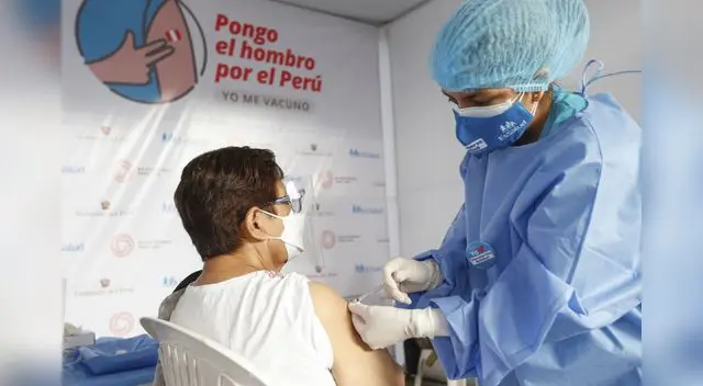 Para el 17 de julio, el Ministerio de Salud estima empezar con la vacunación a los adultos mayores de 40 años.