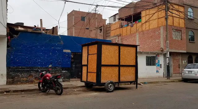 hombre es acribillado mientras comía hamburguesas. hombre es acribillado mientras comía hamburguesas.