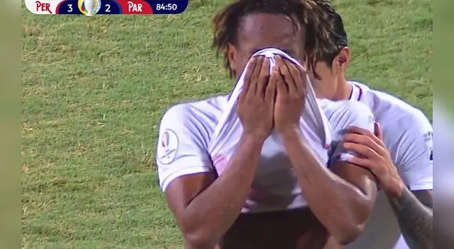 André Carrillo se retira entre lágrimas André Carrillo se retira entre lágrimas