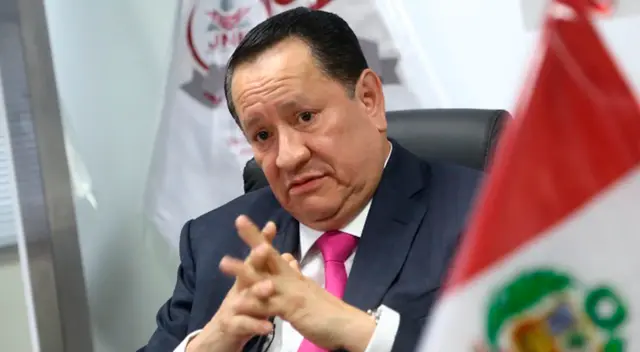 Luis Arce Córdova formaba parte del Pleno del JNE