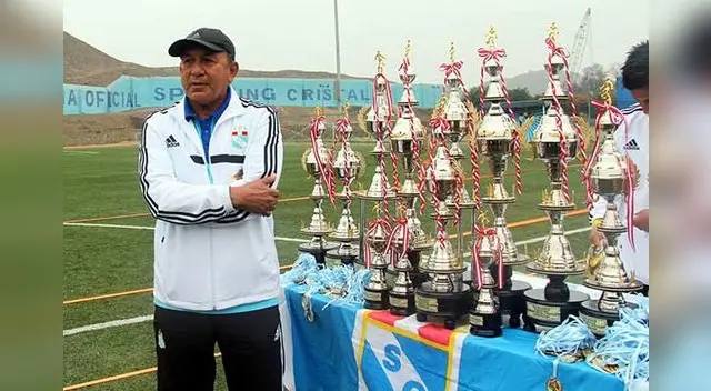 Alfredo Quesada , su talento al servicio del equipo campeón 1975.