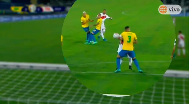 Perú vs. Brasil: la polémica del partido fue en área brasileña.