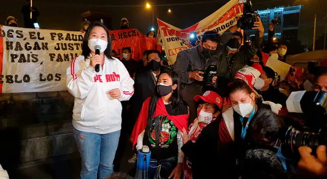 Cuarto Poder corta su señal para pasar la trasmisión en vivo de Keiko Fujimori Cuarto Poder corta su señal para pasar la trasmisión en vivo de Keiko Fujimori