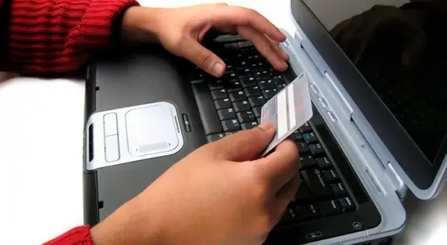 El joven de 17 años enfrenta un proceso penal por estafa.