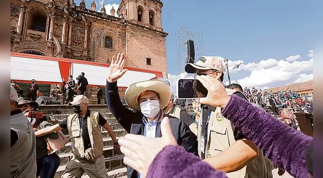 Cuadros. Pedro Castillo viene armando en silencio la comisión de transferencia y su gabinete. Foto: Oswald Charca/La República
