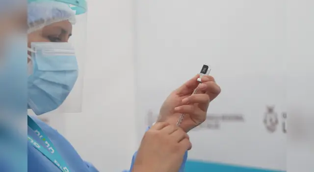 Vacunación continúa con éxito en la Ciudad Blanca.