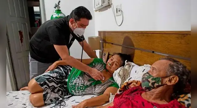 En Manaos, capital de la Amazonía brasileña, ya vivieron escenas de horror en abril y mayo de 2020 al inicio de la pandemia de COVID-19.