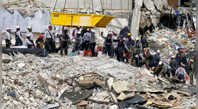 Con 54 muertos termina búsqueda en edificio colapsado de Miami: "Hallar sobrevivientes es imposible" Con 54 muertos termina búsqueda en edificio colapsado de Miami: "Hallar sobrevivientes es imposible"