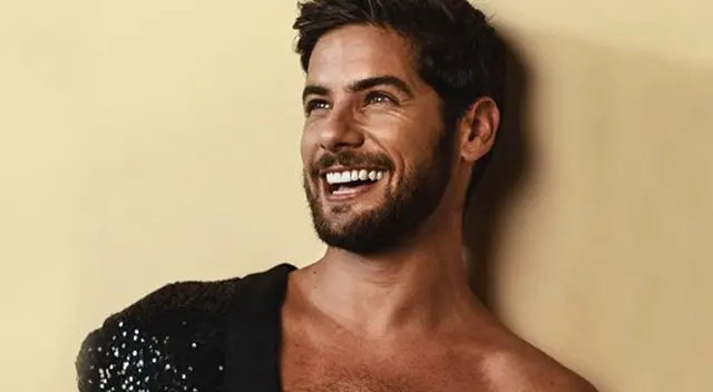 Andrés Wiese se somete a depilación: "Un shot de pisco antes de esto"