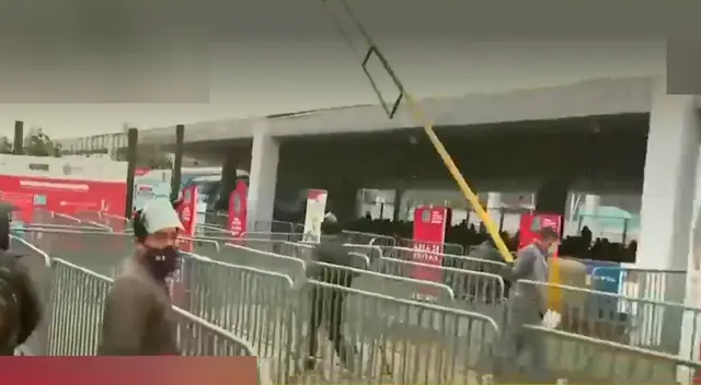 Ciudadanos no asisten para la aplicación de la segunda dosis en la primera jornada del vacunatón en SJL Ciudadanos no asisten para la aplicación de la segunda dosis en la primera jornada del vacunatón en SJL