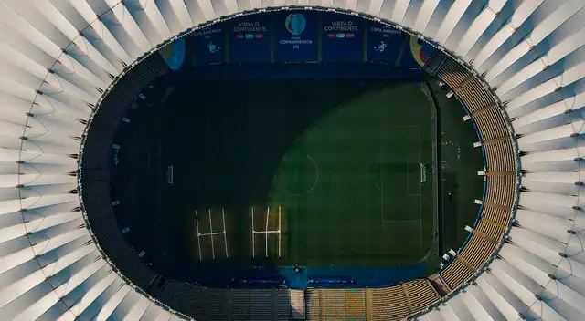 El Maracaná podrá recibir hasta el 10 % de su aforo de 78 mil hinchas en cada sector del estadio a causa de la pandemia. El Maracaná podrá recibir hasta el 10 % de su aforo de 78 mil hinchas en cada sector del estadio a causa de la pandemia.