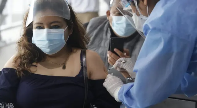 Este sábado empezó el primer ‘Vacunatón’ en Lima y Callao. Minsa espera inmunizar a 200 mil ciudadanos.