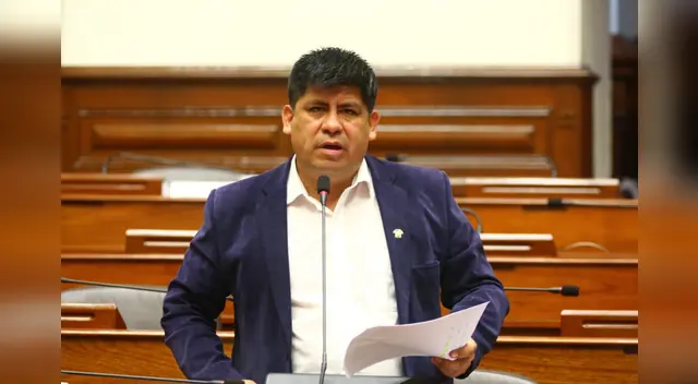 Congresista denunció celeridad en el proceso de elección de miembros del TC. Congresista denunció celeridad en el proceso de elección de miembros del TC.