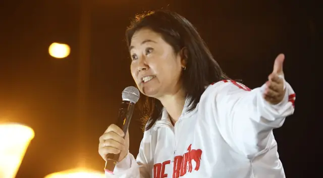Keiko Fujimori, en horas de la tarde, lideró una movilización más en el Cercado de Lima. Keiko Fujimori, en horas de la tarde, lideró una movilización más en el Cercado de Lima.