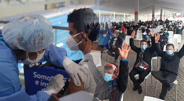 Hasta las 6:00 a.m. se superó la inoculación de la mitad de la meta establecida por el Minsa