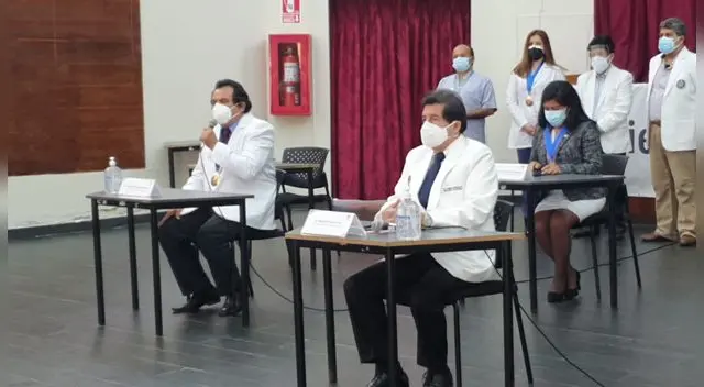 Colegio Médico del Perú solicita una tercera dosis