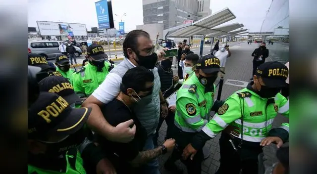 Gianluca Lapadula se despide en el aeropuerto