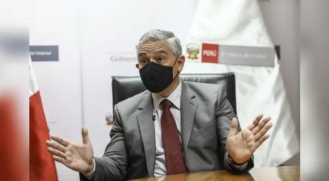 Ministro Elice participó de conferencia de prensa. Ministro Elice participó de conferencia de prensa.