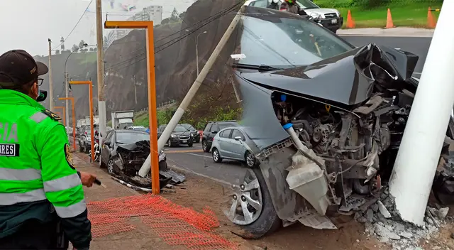 Accidente de tránsito causó tráfico vehicular a la altura de la playa Waikiki. Accidente de tránsito causó tráfico vehicular a la altura de la playa Waikiki.