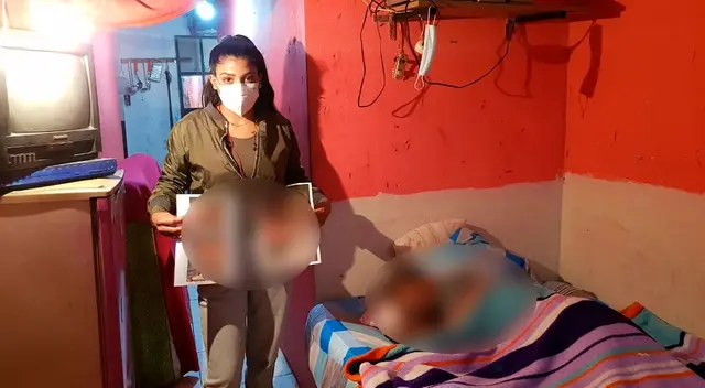 vigilante postrado al ser masacrado por dos sujetos