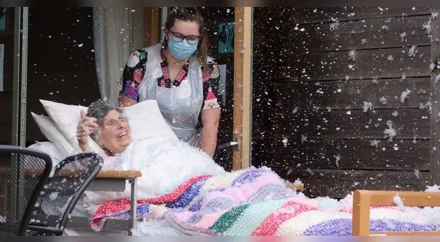 Adulta mayor internada solo quería volver a la nieve y el hospital cumplió su deseo para verla feliz. Adulta mayor internada solo quería volver a la nieve y el hospital cumplió su deseo para verla feliz.