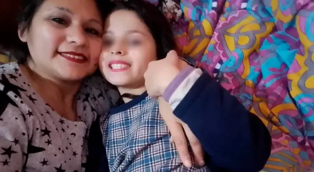 Julieta Arias junto a su madre. Julieta Arias junto a su madre.