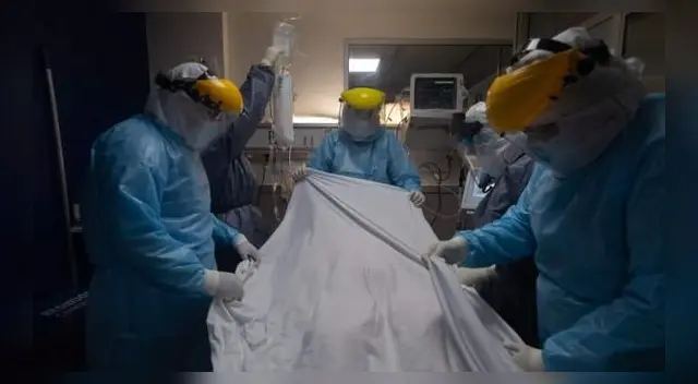 Las pruebas de laboratorio de muestras tomadas en centro de salud revelaron que tenía COVID-19 de mutaciones alfa y beta.