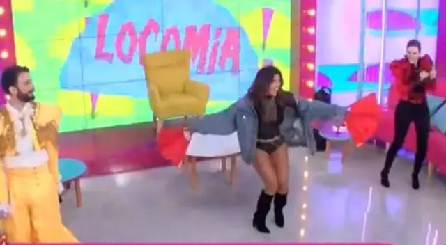 La cantante Yahaira Plasencia estuvo de invitada en el set de Amor y fuego, y no dudó en sorprender con sus mejores pasos EN VIVO. La cantante Yahaira Plasencia estuvo de invitada en el set de Amor y fuego, y no dudó en sorprender con sus mejores pasos EN VIVO.