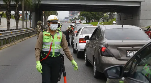 Restricción vehicular ya no irá los domingos Restricción vehicular ya no irá los domingos