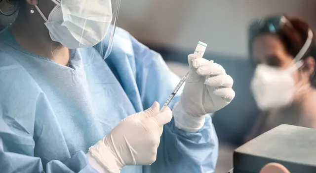 Entre febrero y junio del presente año 60.593 médicos recibieron la vacuna Sinopharm