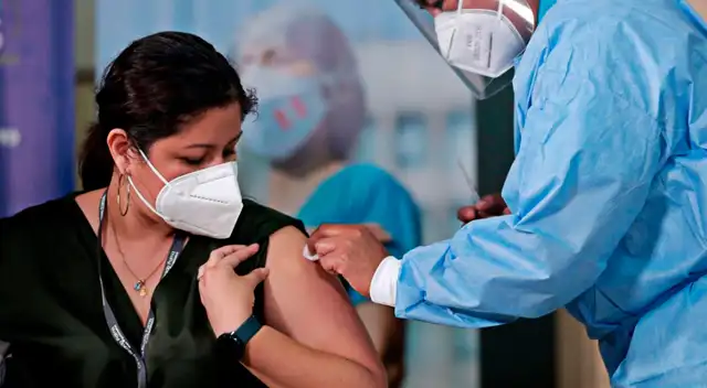 Granados resaltó la jornada de vacunación de 12 horas sin interrupciones que se viene llevando a cabo este domingo en Cusco, calificando el proceso como un 'éxito'.