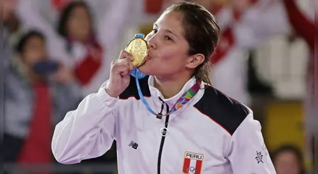 Alexandra Grande se ve subiendo al podio en Tokio 2020 Alexandra Grande se ve subiendo al podio en Tokio 2020