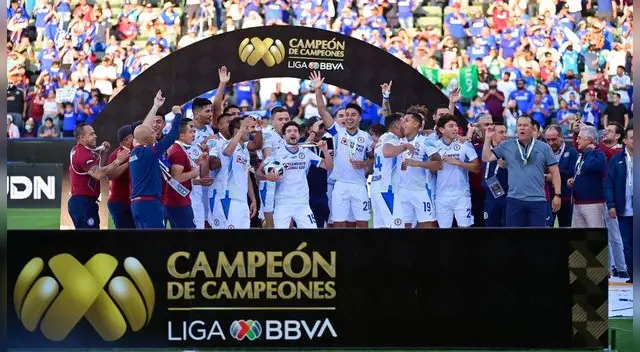 Juan Reynoso alcanzó su segundo título con el Cruz Azul.