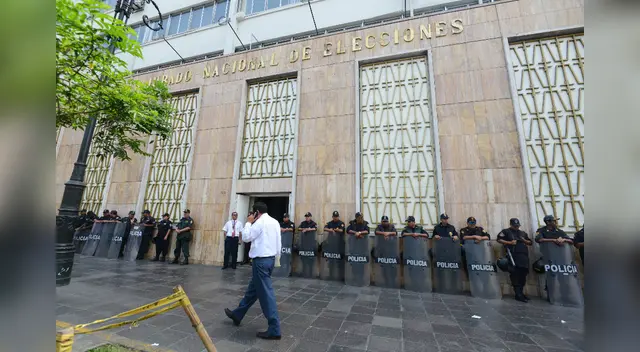 JNE anunciará al sucesor de Francisco Sagasti.