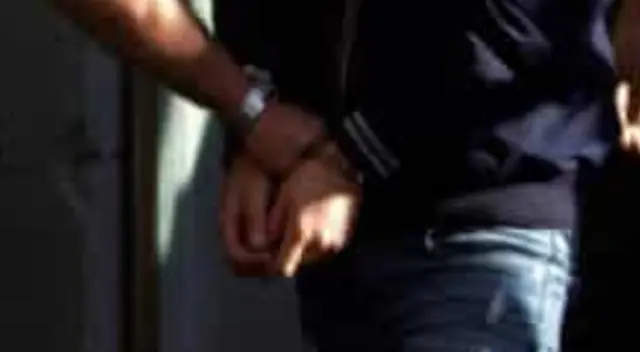 Condenan a seis años de cárcel a Aurelio Richard Mamani Villafuerte por golpear a su hermana Condenan a seis años de cárcel a Aurelio Richard Mamani Villafuerte por golpear a su hermana