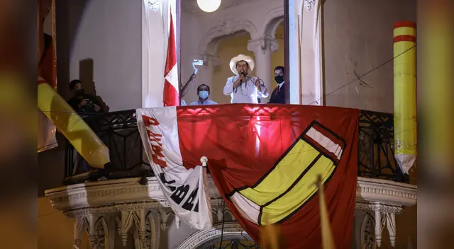 Nuevo Jefe de Estado se dirigió a sus seguidores.