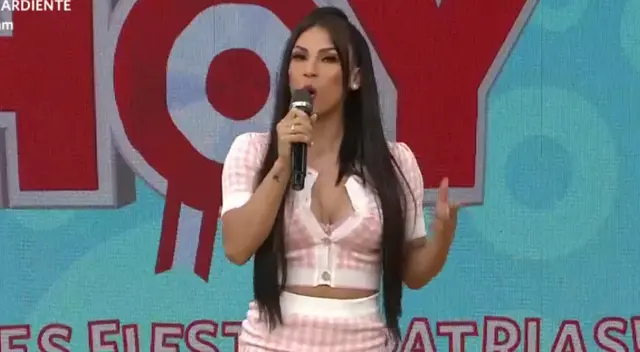 Allison Pastor llegó a América Hoy y despotricó contra la jefa de vestuario de Reinas del Show por faltarle el respeto. Allison Pastor llegó a América Hoy y despotricó contra la jefa de vestuario de Reinas del Show por faltarle el respeto.