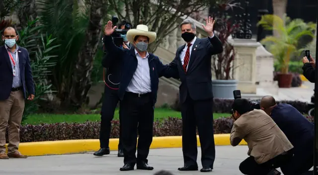 El presidente electo y el actual mandatario se reunen en Palacio de Gobierno. El presidente electo y el actual mandatario se reunen en Palacio de Gobierno.