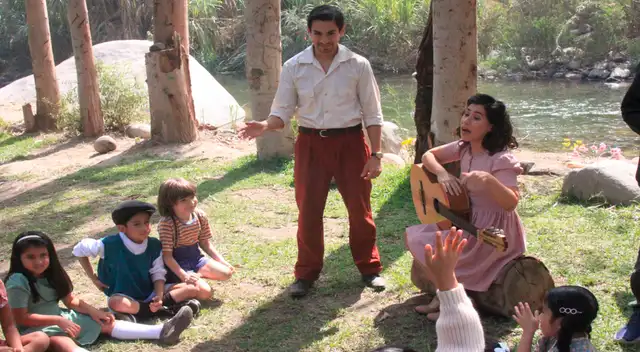 Actores en pleno proceso de rodaje.