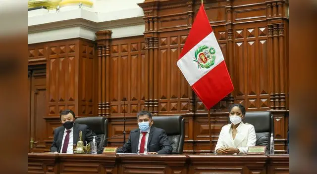Congresistas de 10 bancadas juramentarán esta mañana del 23 de julio. Congresistas de 10 bancadas juramentarán esta mañana del 23 de julio.