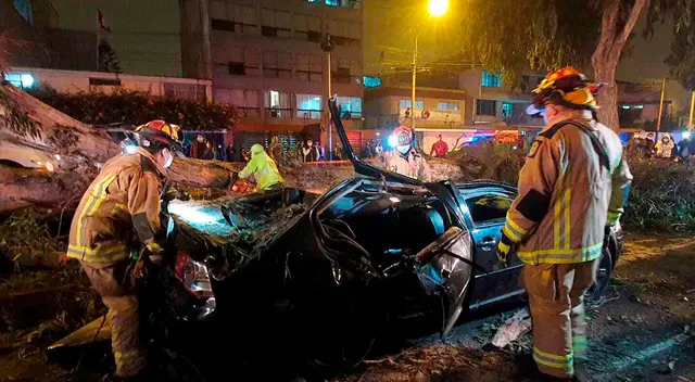 Bomberos demoraron más de una hora para rescatar a dos de los heridos Bomberos demoraron más de una hora para rescatar a dos de los heridos
