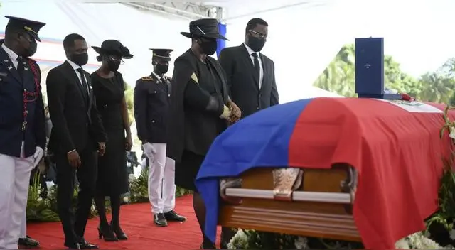 Dan último adiós a Jovenel Moise: Así fue el funeral del presidente de Haití asesinado. Dan último adiós a Jovenel Moise: Así fue el funeral del presidente de Haití asesinado.
