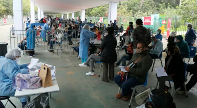 Gobierno impulsa inoculación en distintas partes de Lima y Callao. Gobierno impulsa inoculación en distintas partes de Lima y Callao.