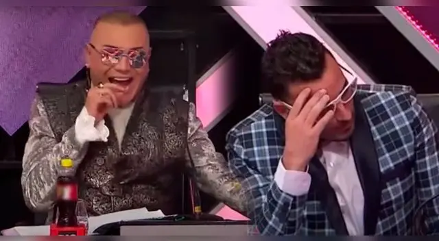 Carlos Cacho salió en defensa de la Pánfila y se burló de Santi EN VIVO. Carlos Cacho salió en defensa de la Pánfila y se burló de Santi EN VIVO.