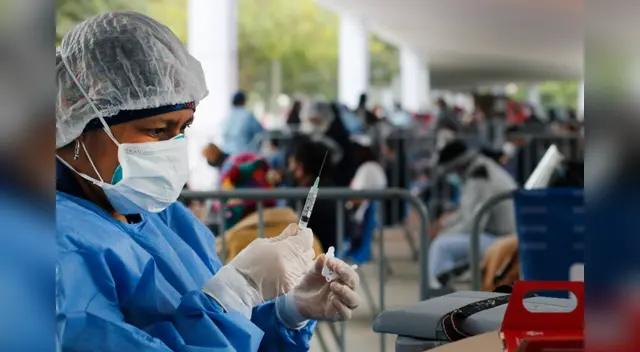 Vacunación masiva será postergado solo un día. Vacunación masiva será postergado solo un día.