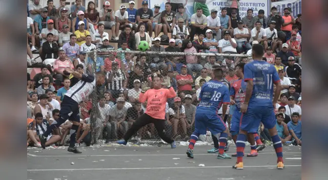 Participantes no respetan medidas de bioseguridad. Participantes no respetan medidas de bioseguridad.